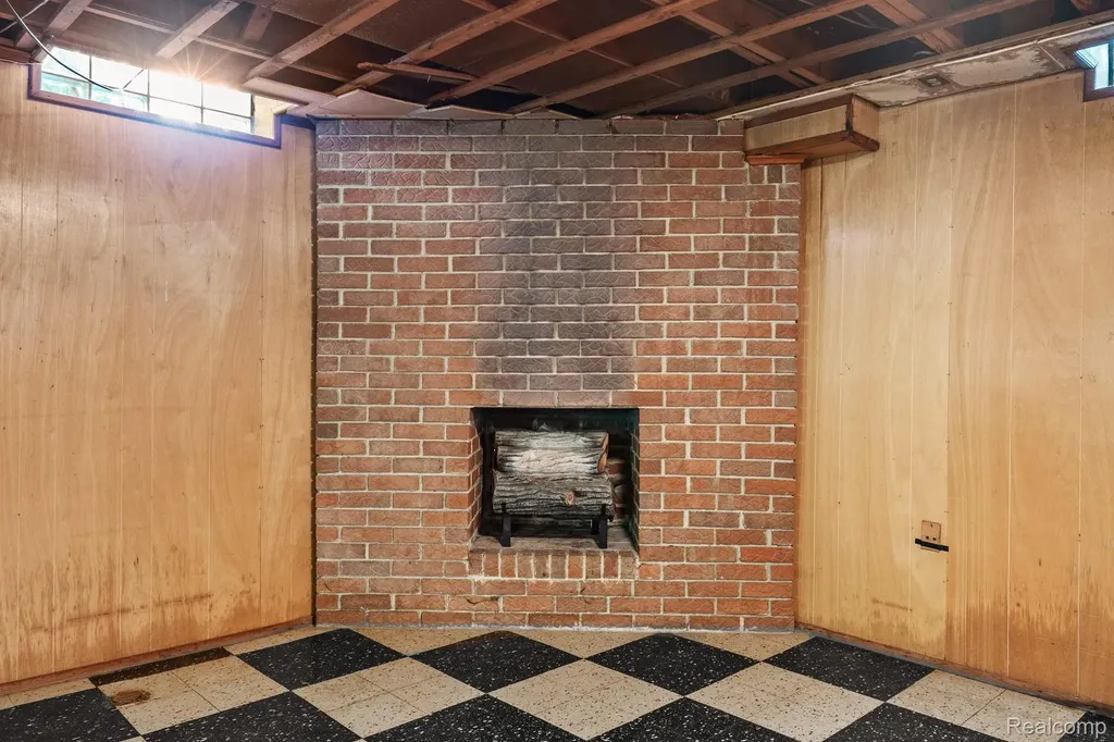 15615 Ryland Redford Charter Township MI 48239