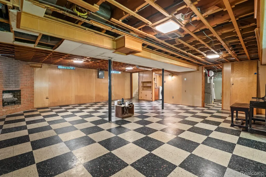 15615 Ryland Redford Charter Township MI 48239