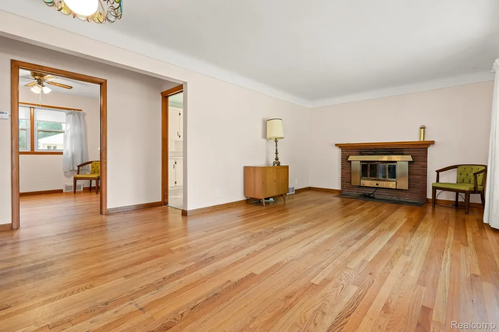15615 Ryland Redford Charter Township MI 48239