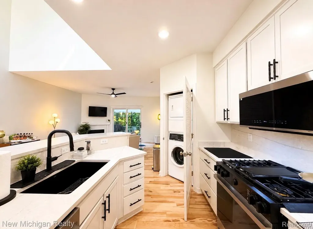 2052 Liberty Heights Ann Arbor City MI 48103