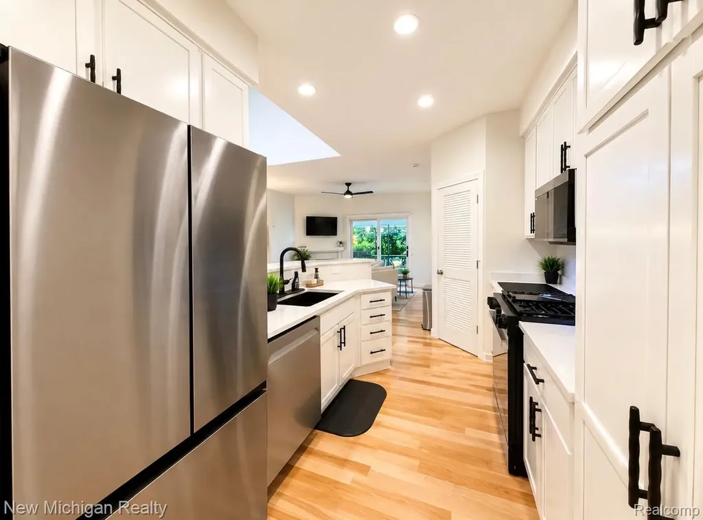 2052 Liberty Heights Ann Arbor City MI 48103