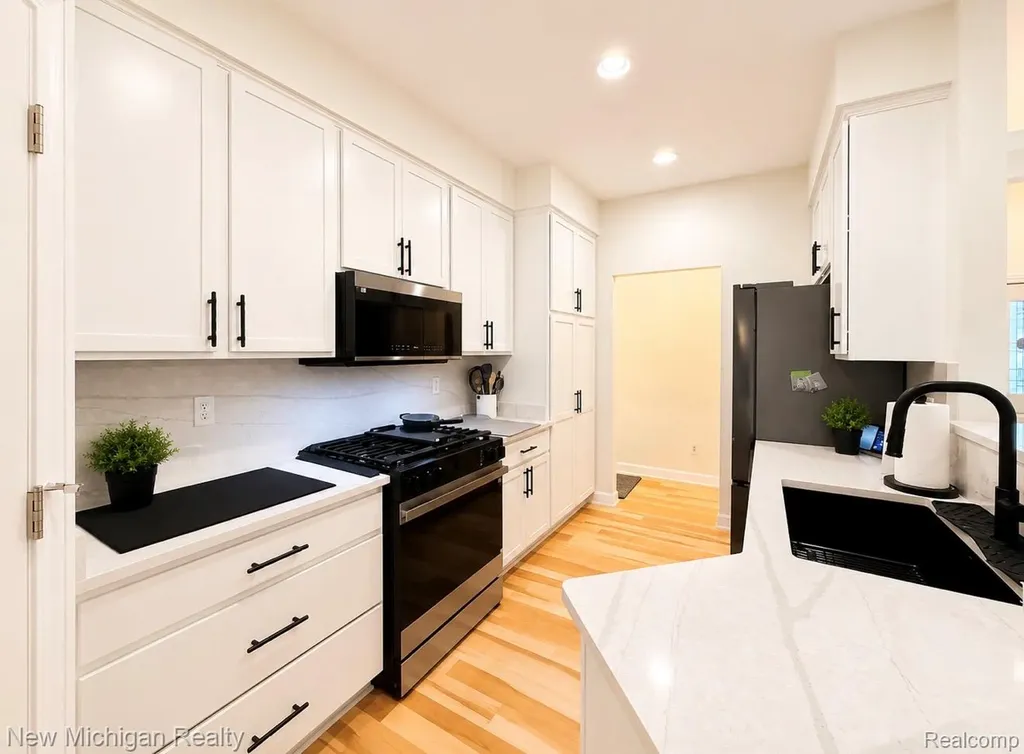 2052 Liberty Heights Ann Arbor City MI 48103