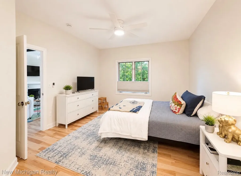 2052 Liberty Heights Ann Arbor City MI 48103