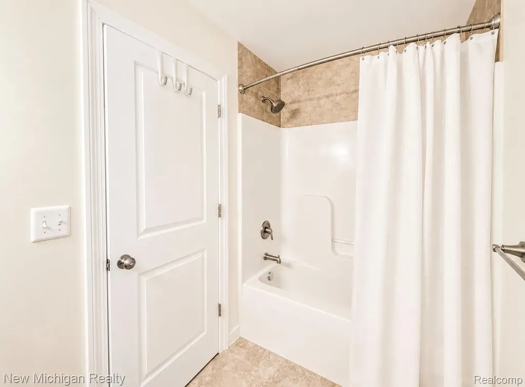 2052 Liberty Heights Ann Arbor City MI 48103