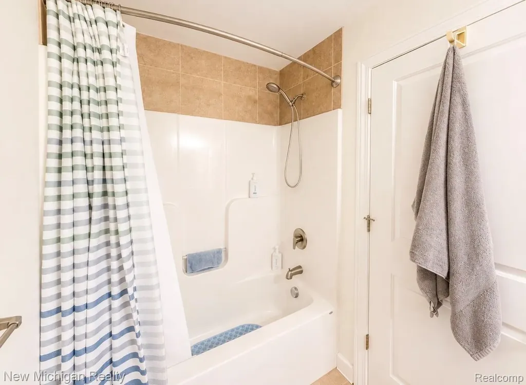 2052 Liberty Heights Ann Arbor City MI 48103