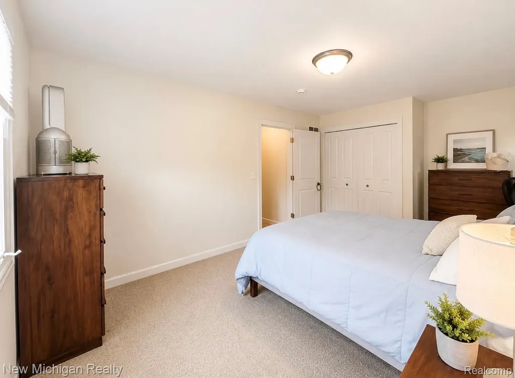 2052 Liberty Heights Ann Arbor City MI 48103
