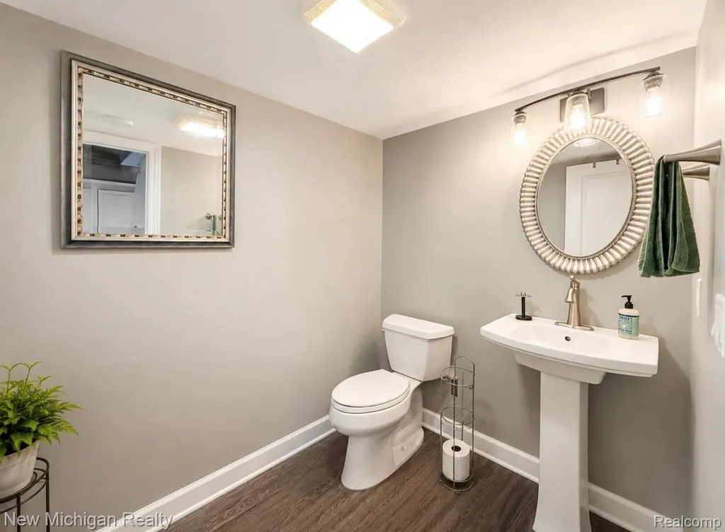 2052 Liberty Heights Ann Arbor City MI 48103