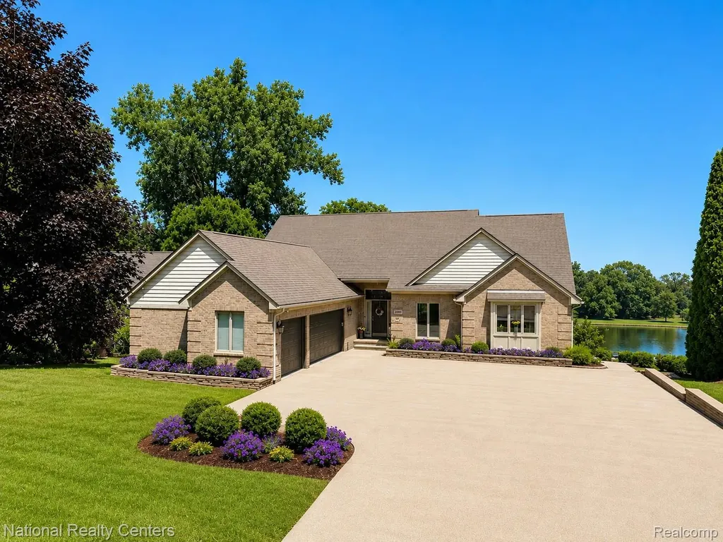 3380 E Benstein Road W Commerce Charter Township MI 48382