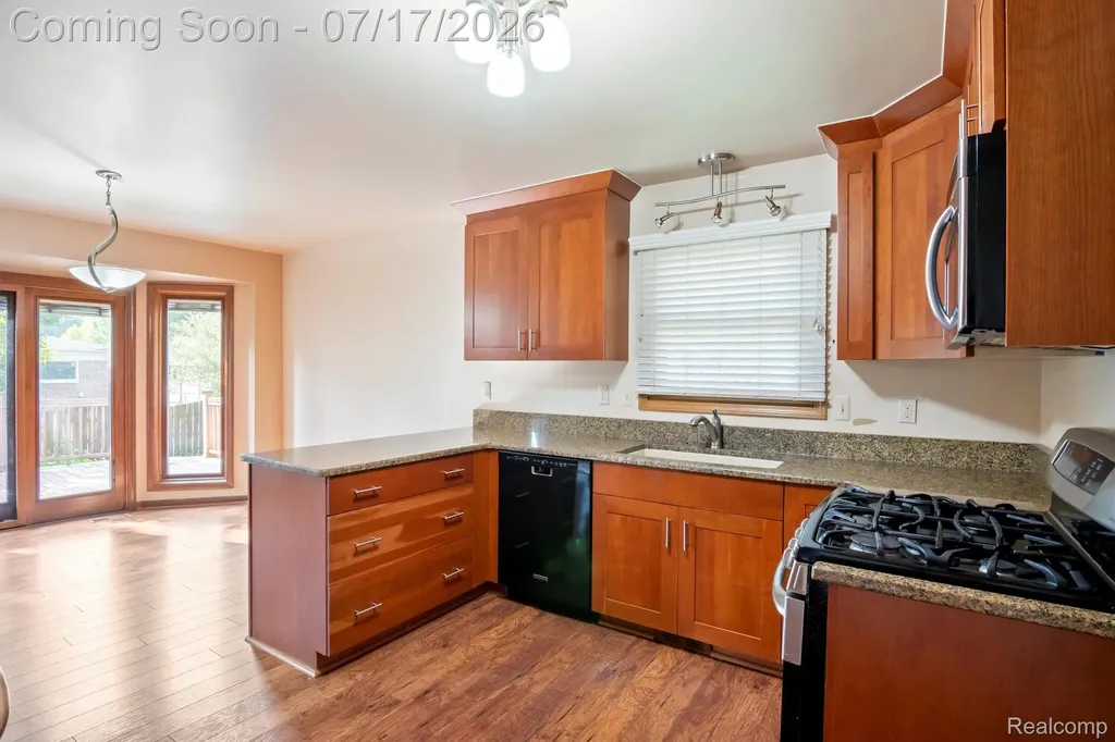 35745 Drake Drive Sterling Heights City MI 48310