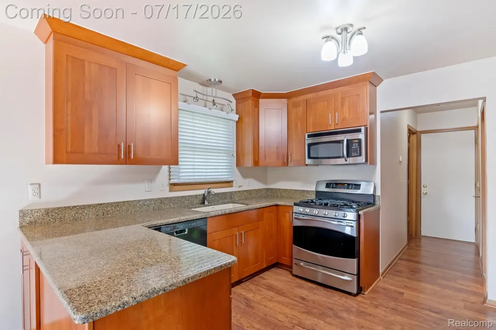 35745 Drake Drive Sterling Heights City MI 48310