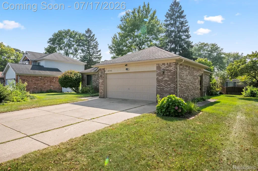 35745 Drake Drive Sterling Heights City MI 48310