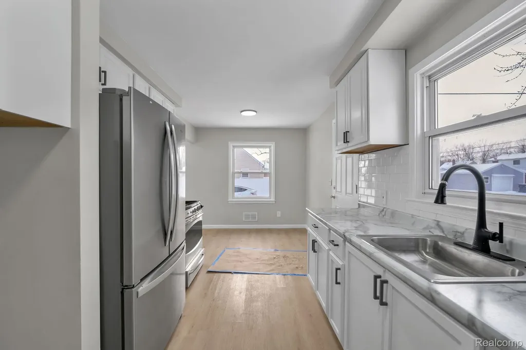17205 Anne Avenue Allen Park City MI 48101