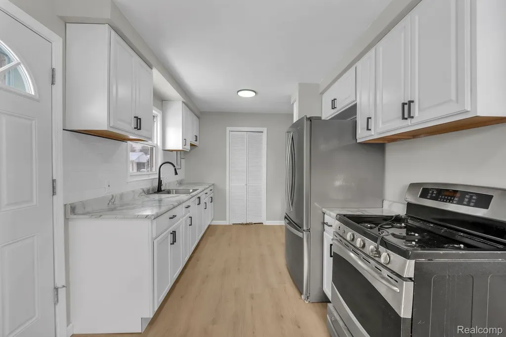 17205 Anne Avenue Allen Park City MI 48101