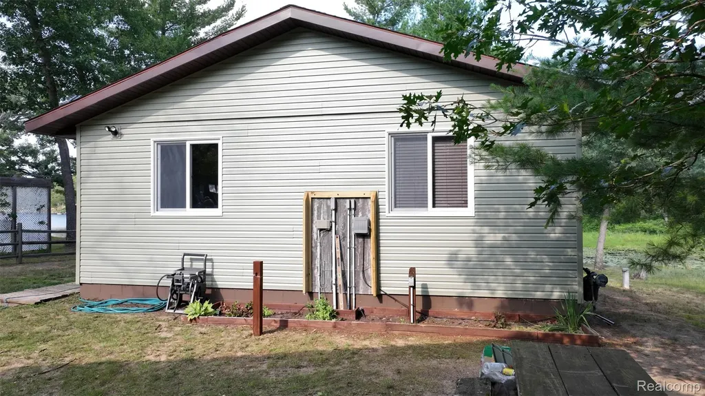 3622 Little Island Drive Grant Township MI 48748