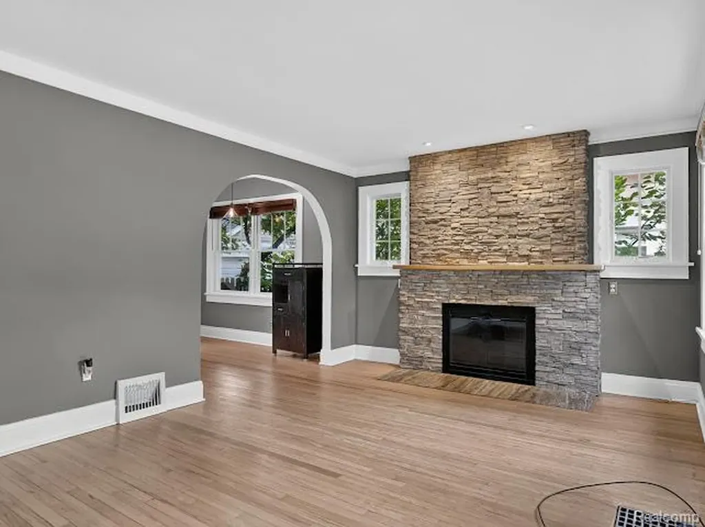 200 W Hoover Avenue Ann Arbor City MI 48103