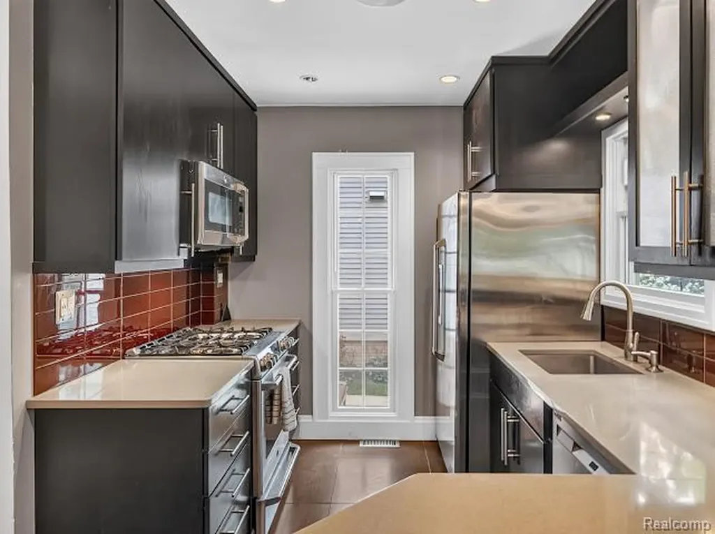 200 W Hoover Avenue Ann Arbor City MI 48103