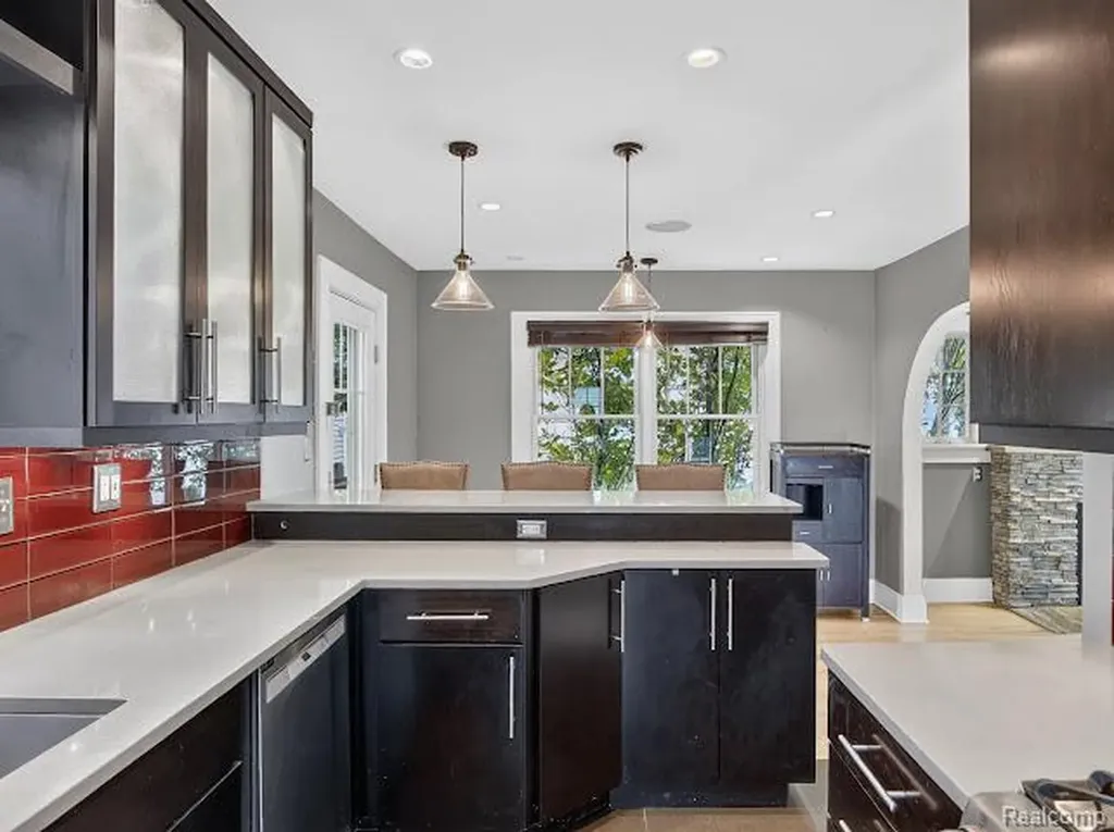 200 W Hoover Avenue Ann Arbor City MI 48103