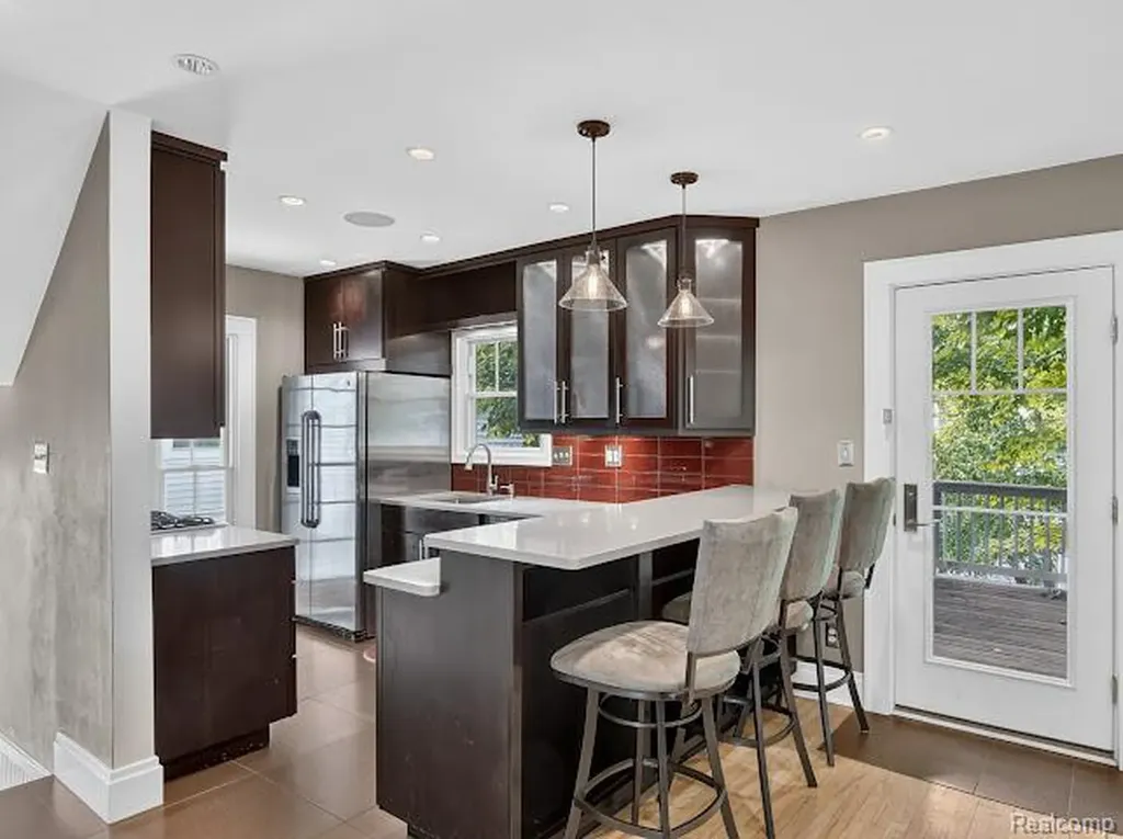 200 W Hoover Avenue Ann Arbor City MI 48103