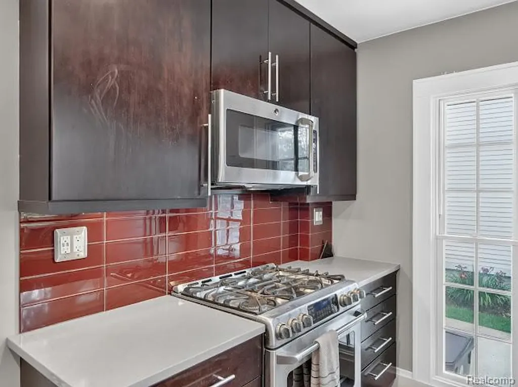 200 W Hoover Avenue Ann Arbor City MI 48103