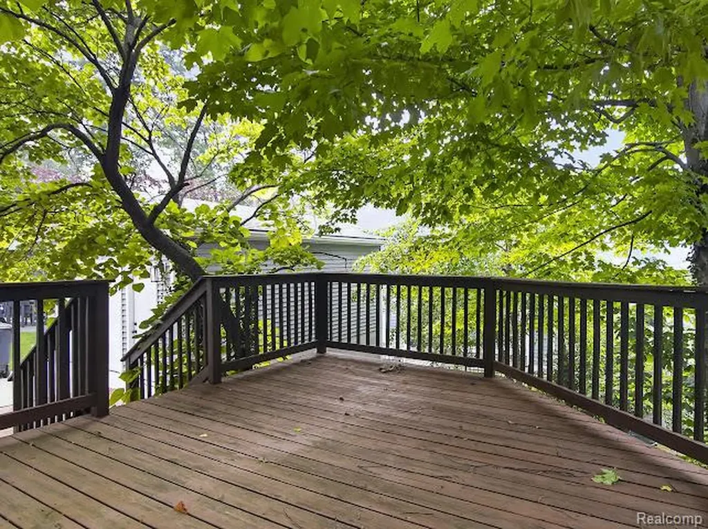 200 W Hoover Avenue Ann Arbor City MI 48103
