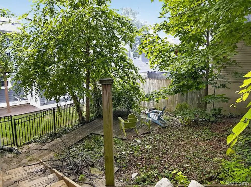 200 W Hoover Avenue Ann Arbor City MI 48103