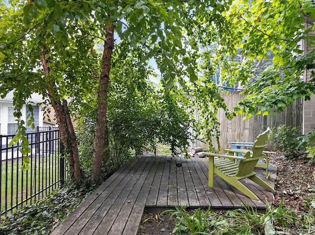 200 W Hoover Avenue Ann Arbor City MI 48103