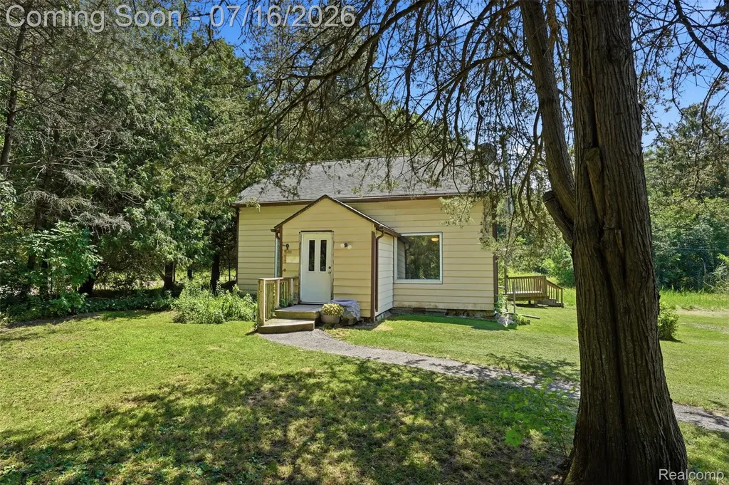 9490 Clark Road Bath Charter Township MI 48823