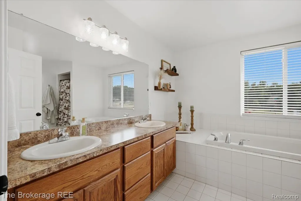 1340 Park Ridge Pointe Grand Blanc Charter Township MI 48439