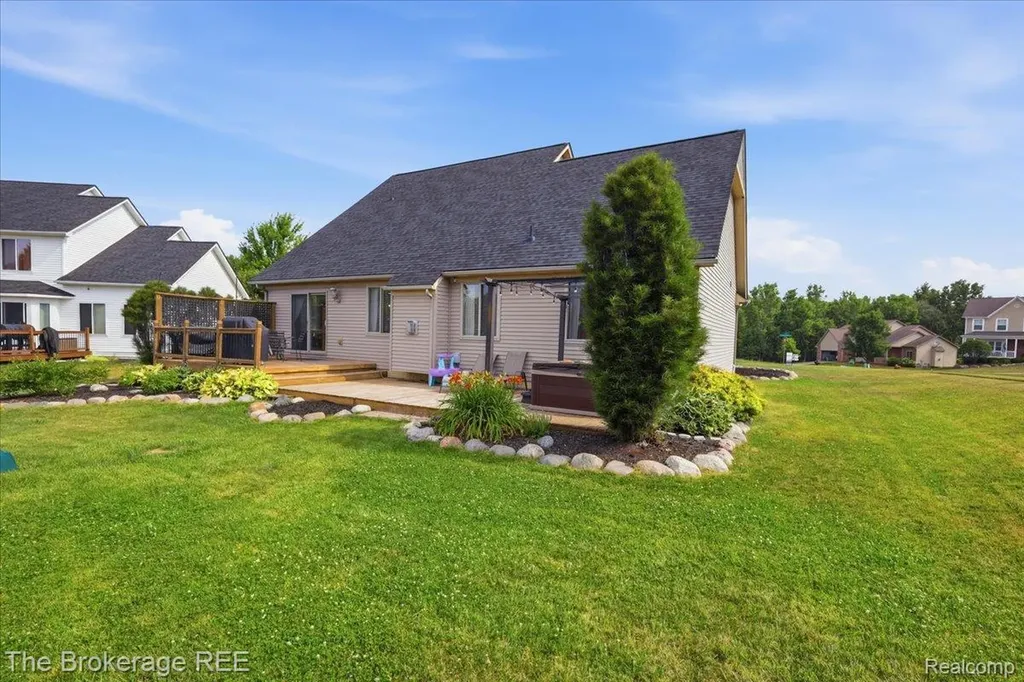1340 Park Ridge Pointe Grand Blanc Charter Township MI 48439