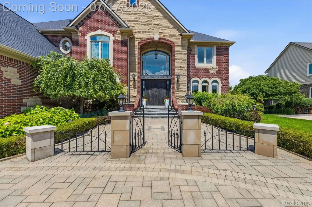 48554 Stoneridge Drive Northville Township MI 48168