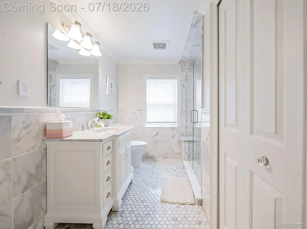 20095 Carriage Lane Beverly Hills Village MI 48025
