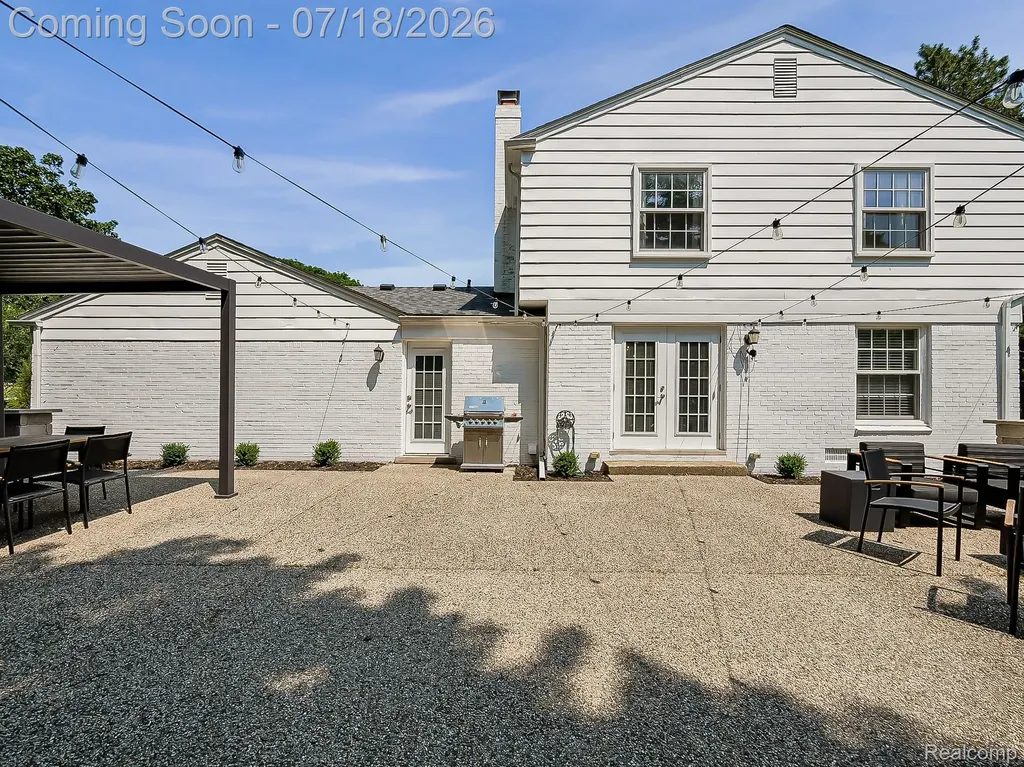 20095 Carriage Lane Beverly Hills Village MI 48025