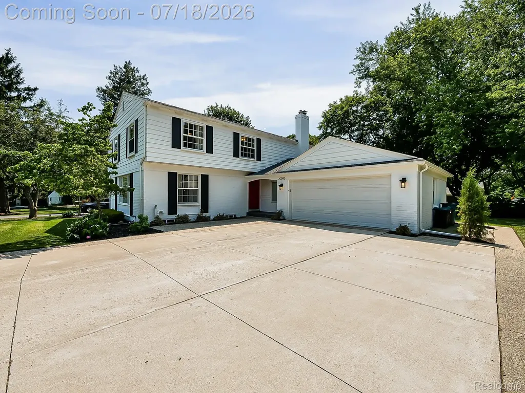 20095 Carriage Lane Beverly Hills Village MI 48025