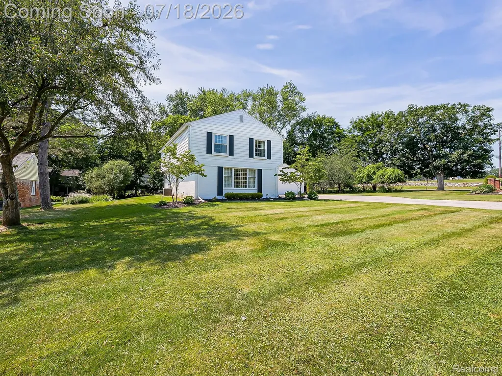 20095 Carriage Lane Beverly Hills Village MI 48025