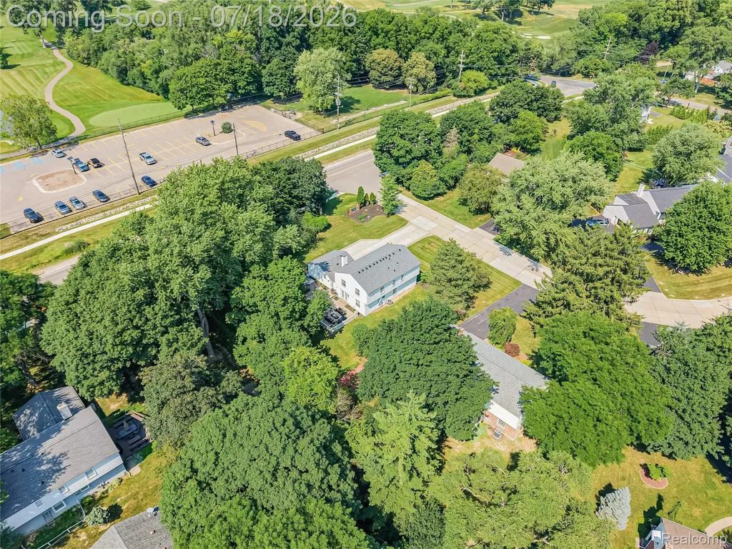20095 Carriage Lane Beverly Hills Village MI 48025