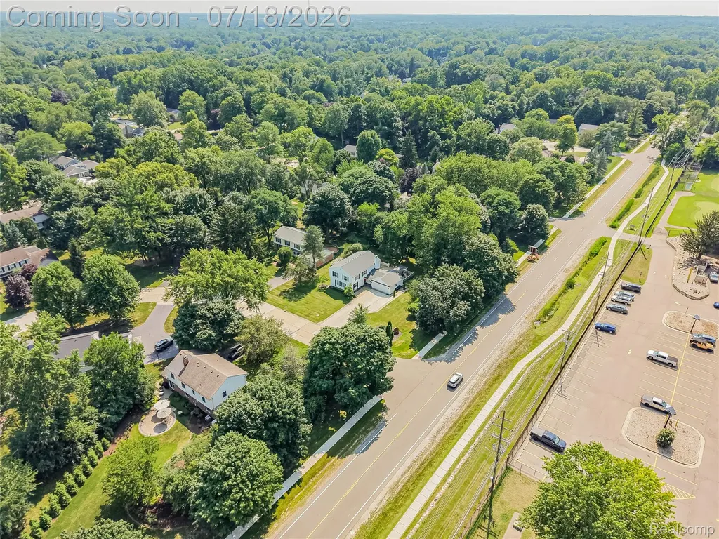 20095 Carriage Lane Beverly Hills Village MI 48025
