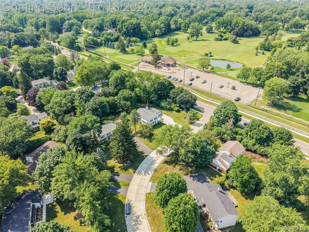 20095 Carriage Lane Beverly Hills Village MI 48025
