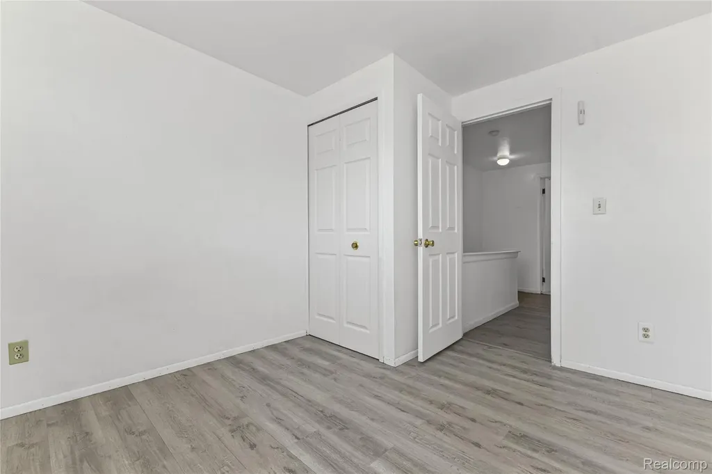 8136 Busko Warren City MI 48093