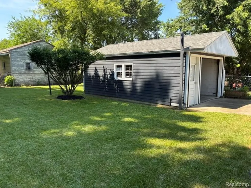 3517 Augusta Street Flint City MI 48503