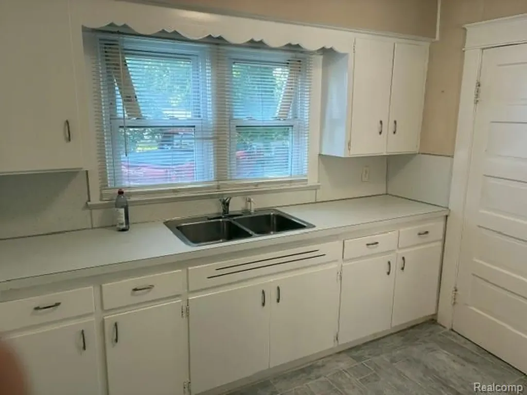 3517 Augusta Street Flint City MI 48503