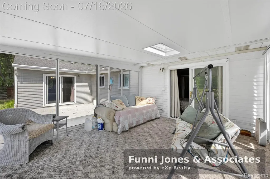 9650 Woodland Court York Charter Township MI 48197