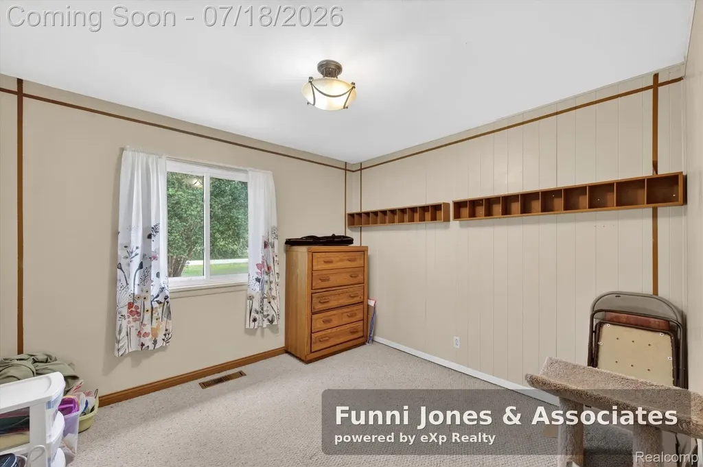 9650 Woodland Court York Charter Township MI 48197