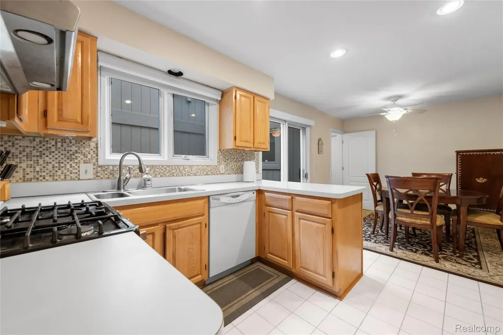 29455 Sylvan Lane Farmington Hills City MI 48334