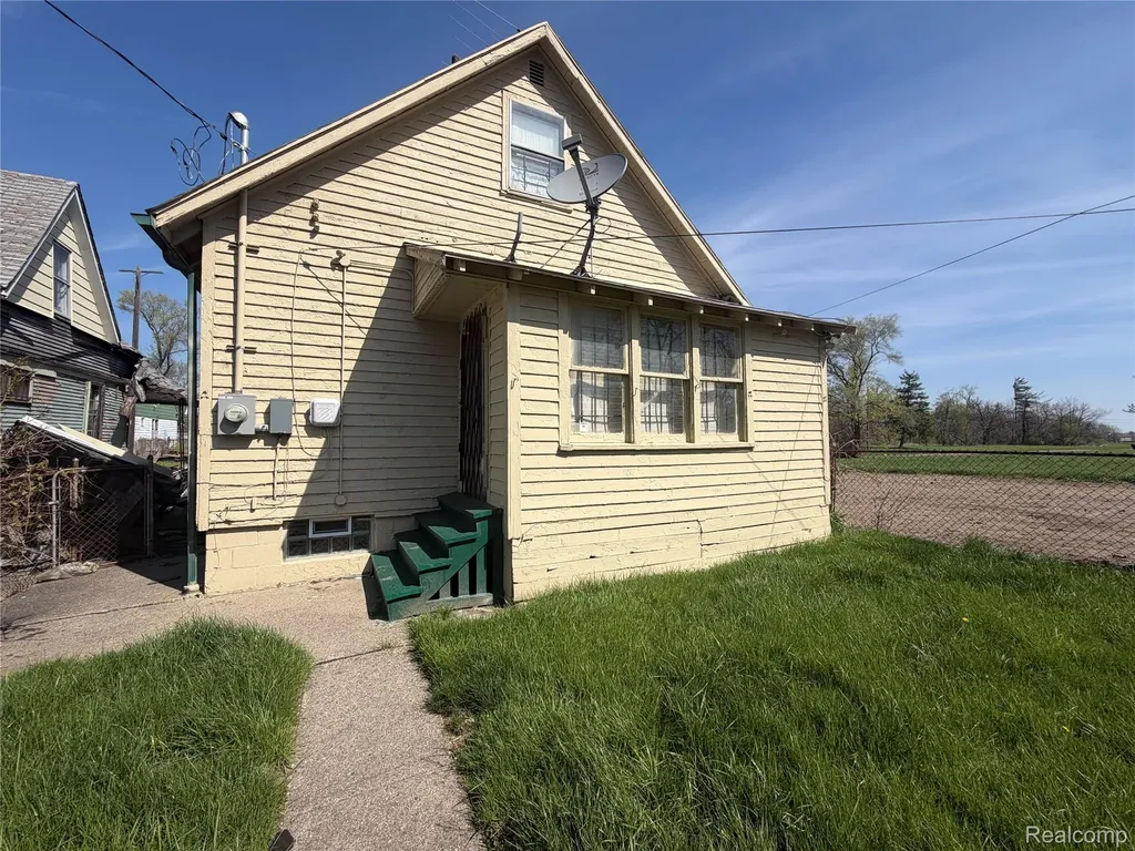 8090 Forestlawn Street Detroit City MI 48234