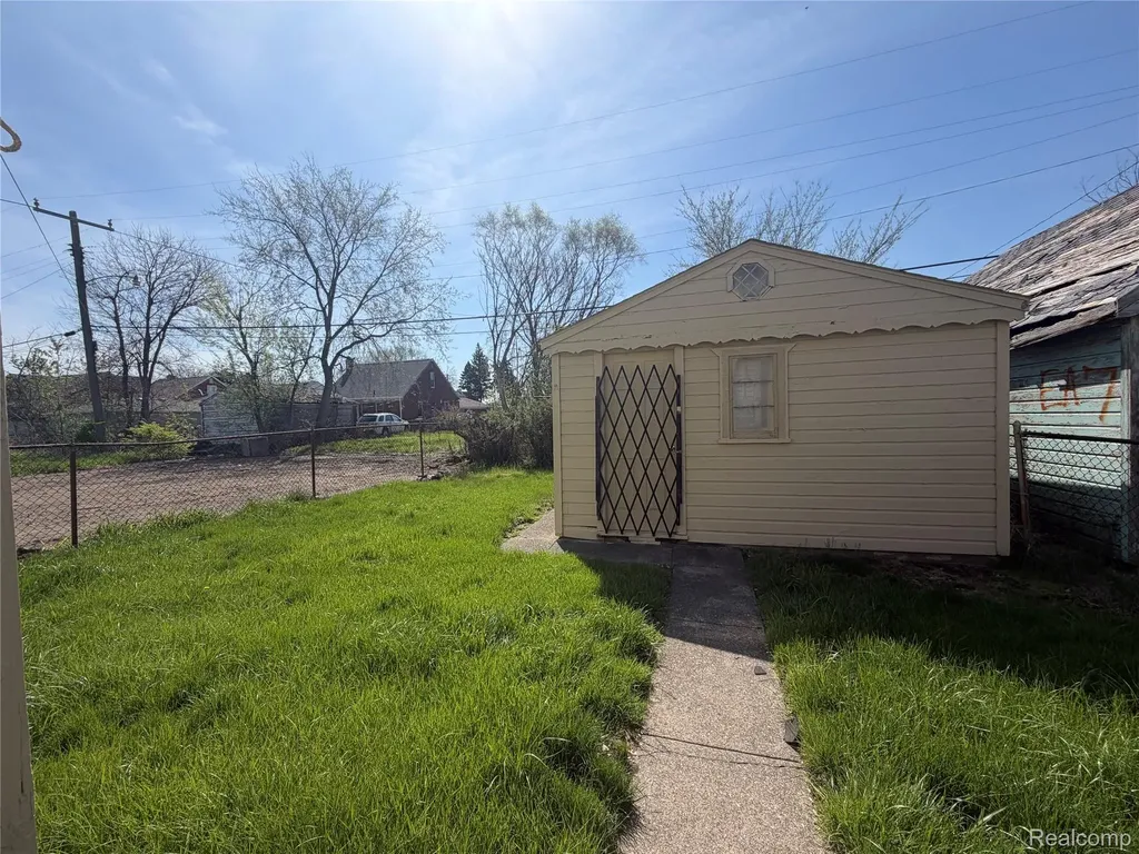 8090 Forestlawn Street Detroit City MI 48234