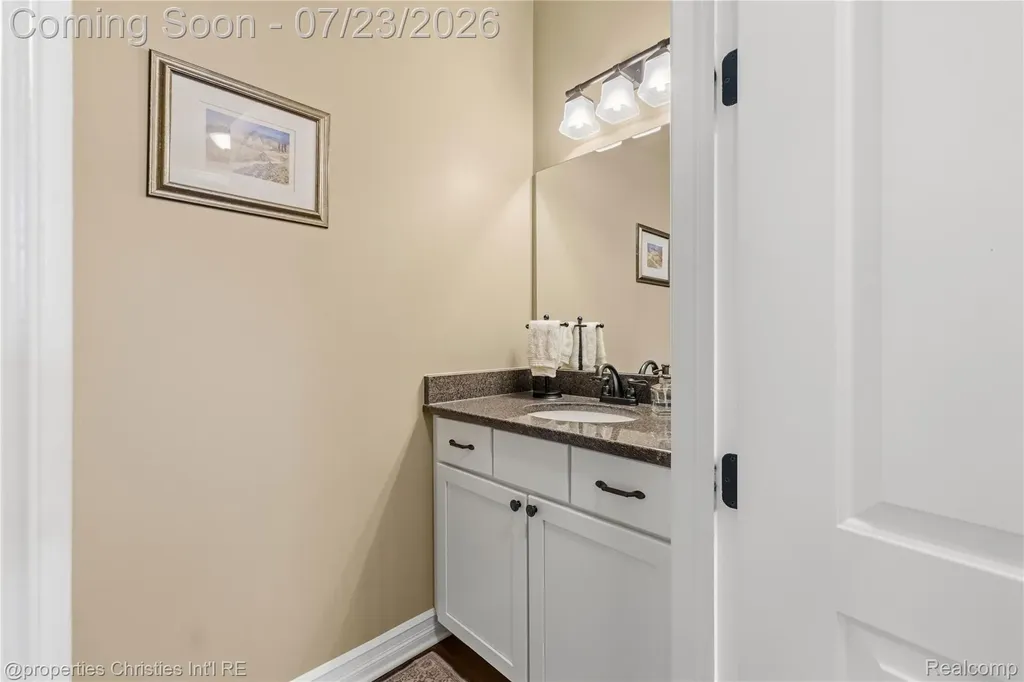 47648 Cheltenham Drive Novi City MI 48374