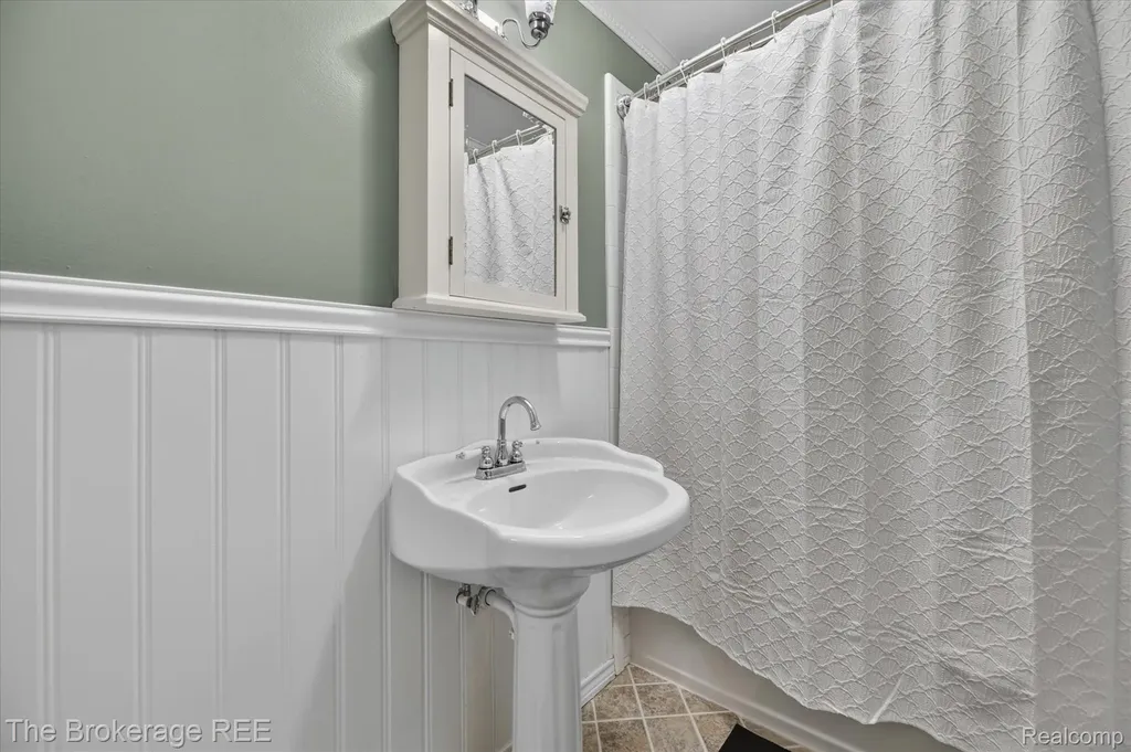 1038 Bethany Street Genesee Charter Township MI 48458