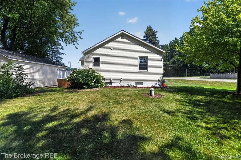 1038 Bethany Street Genesee Charter Township MI 48458