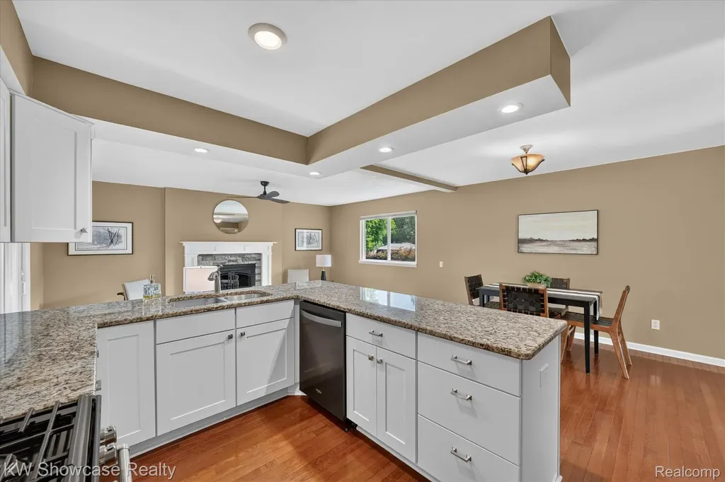 11498 Fox N Hounds Drive White Lake Charter Township MI 48386
