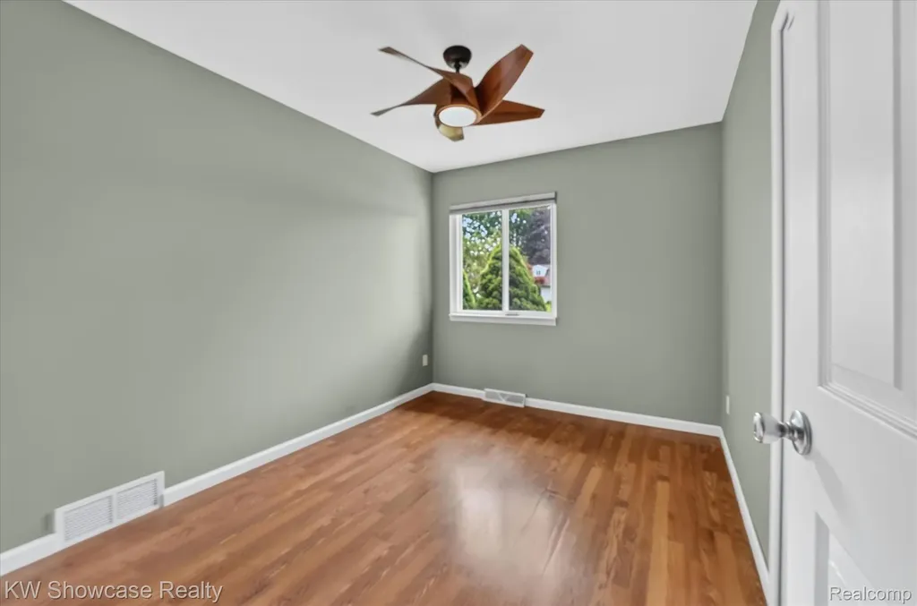 11498 Fox N Hounds Drive White Lake Charter Township MI 48386